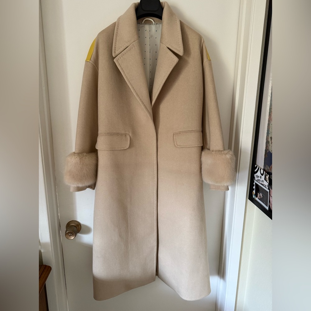 VINTAGE Y2K Beige & Butter Cream Wool Blend Coat with Faux Fur Cuffs - Picture 4 of 5